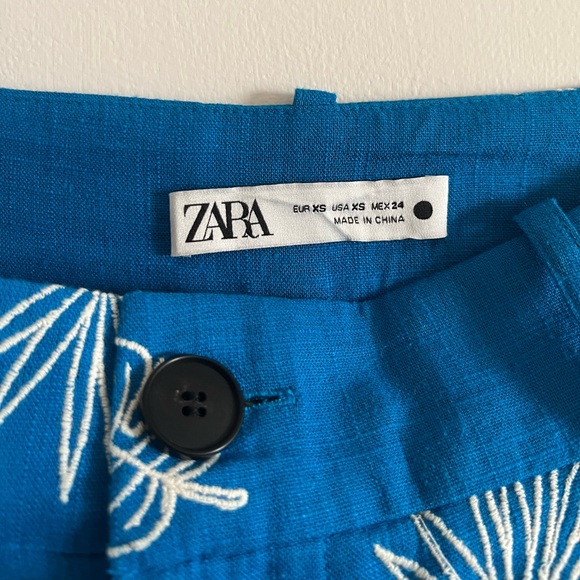 Zara High Rise, Wide Leg Pants - Picture 2 of 2